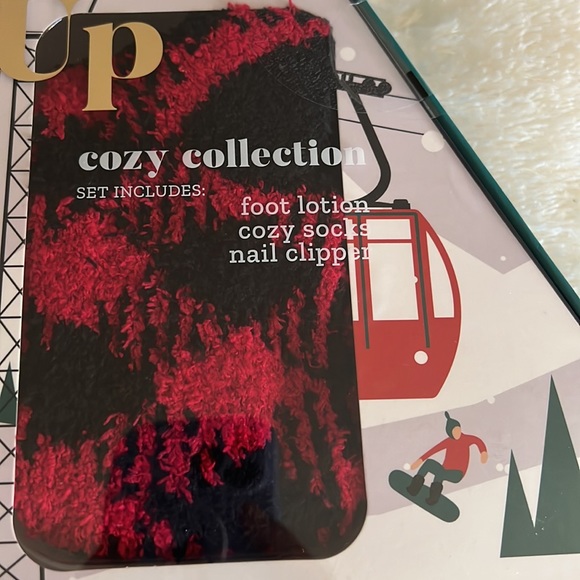 Cozy Collection - Picture 3 of 6